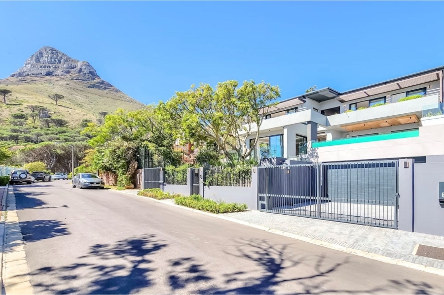 6 Bedroom Property for Sale in Camps Bay Western Cape